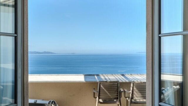 chambre supérieure vue mer